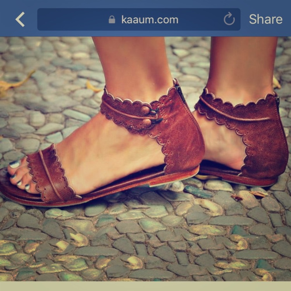 Sandles